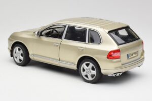 Porsche Cayenne Turbo 955 Beige Maisto 1:18 WAP02100113 Diecast — photo 7 of 8