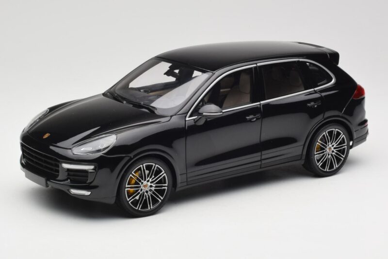 Porsche Cayenne Turbo S 958 Black Metallic Minichamps 1:18 110064000 Diecast