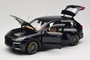 Porsche Cayenne Turbo S 958 Blue Metallic Minichamps 1:18 110064001 Diecast — photo 2 of 8