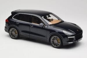 Porsche Cayenne Turbo S 958 Blue Metallic Minichamps 1:18 110064001 Diecast — photo 6 of 8