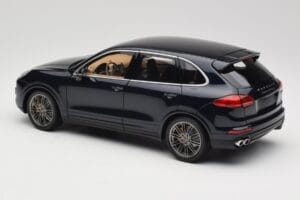 Porsche Cayenne Turbo S 958 Blue Metallic Minichamps 1:18 110064001 Diecast — photo 7 of 8