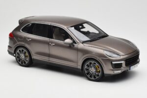Porsche Cayenne E2 Turbo S Umbra Metallic Minichamps 1:18 WAP0213020F Diecast — photo 6 of 8