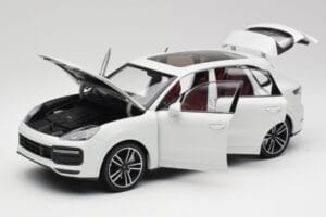 Porsche Cayenne 9YA Turbo White Metallic Minichamps 1:18 155042560 Diecast — photo 2 of 8