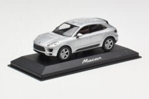 Porsche Macan 95B Silver Grey Metallic Prototype Minichamps 1:43 WAP0201540E Diecast — photo 2 of 4
