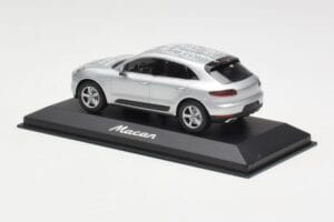 Porsche Macan 95B Silver Grey Metallic Prototype Minichamps 1:43 WAP0201540E Diecast — photo 3 of 4