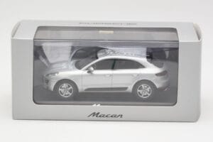 Porsche Macan 95B Silver Grey Metallic Prototype Minichamps 1:43 WAP0201540E Diecast — photo 4 of 4