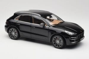 Porsche Macan Turbo 95B Black Metallic Minichamps 1:18 110062502 Diecast — photo 6 of 8