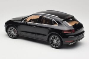 Porsche Macan Turbo 95B Black Metallic Minichamps 1:18 110062502 Diecast — photo 7 of 8