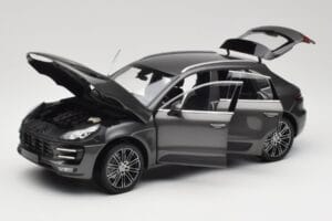 Porsche Macan Turbo 95B Grey Metallic Minichamps 1:18 110062501 Diecast — photo 2 of 8