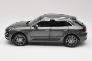 Porsche Macan Turbo 95B Grey Metallic Minichamps 1:18 110062501 Diecast — photo 4 of 8
