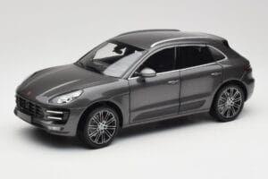 Porsche Macan Turbo 95B Grey Metallic Minichamps 1:18 110062501 Diecast