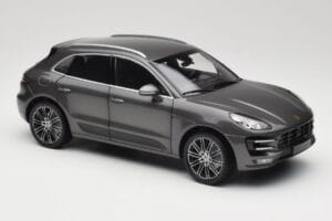 Porsche Macan Turbo 95B Grey Metallic Minichamps 1:18 110062501 Diecast — photo 6 of 8
