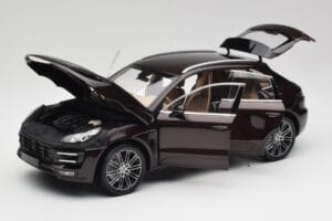 Porsche Macan 95B Turbo Mahogany Metallic Minichamps 1:18 110062500 Diecast — photo 2 of 8