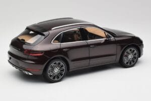 Porsche Macan 95B Turbo Mahogany Metallic Minichamps 1:18 110062500 Diecast — photo 3 of 8