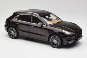 Porsche Macan 95B Turbo Mahogany Metallic Minichamps 1:18 110062500 Diecast — photo 6 of 8
