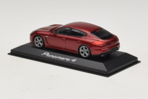 Porsche Panamera 970 4 Red Metallic Minichamps 1:43 WAP0201250E Diecast — photo 3 of 5