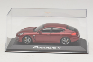 Porsche Panamera 970 4 Red Metallic Minichamps 1:43 WAP0201250E Diecast — photo 4 of 5