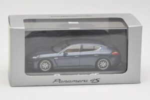 Porsche Panamera 970 4 Blue Metallic Minichamps 1:43 400068220 Diecast — photo 4 of 4