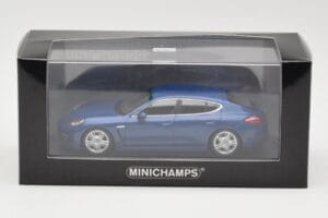 Porsche Panamera 970 4S Blue Metallic Minichamps 1:43 WAP0200419 Diecast — photo 3 of 3