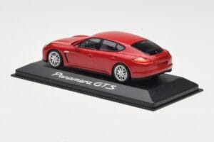 Porsche Panamera 970 GTS Red Minichamps 1:43 WAP0200230C Diecast — photo 3 of 4