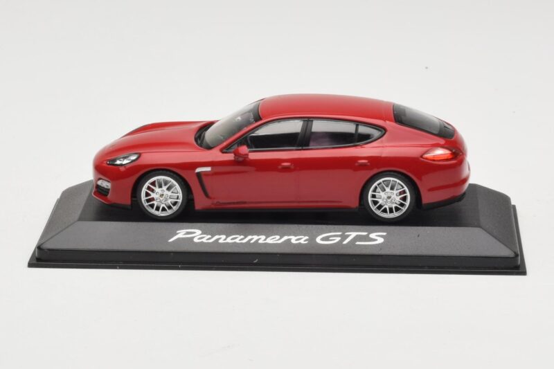 Porsche Panamera 970 GTS Red Minichamps 1:43 WAP0200230C Diecast