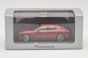 Porsche Panamera 970 Red Metallic Minichamps 1:43 WAP0200119 Diecast — photo 4 of 4
