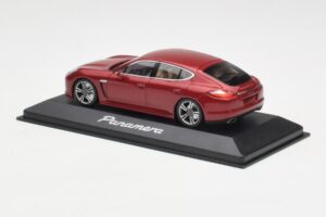 Porsche Panamera 970 Red Minichamps 1:43 WAP02000119 Diecast — photo 3 of 4