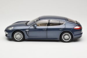 Porsche Panamera 970 S Blue Minichamps 1:18 WAP02100119 Diecast — photo 4 of 8