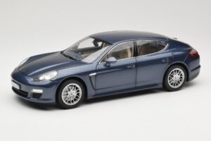 Porsche Panamera 970 S Blue Minichamps 1:18 WAP02100119 Diecast