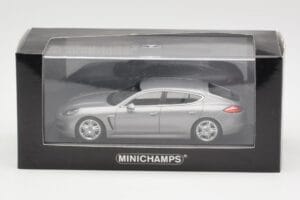 Porsche Panamera 970 S Hybrid Silver Minichamps 1:43 400068250 Diecast — photo 4 of 4