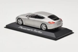Porsche Panamera 970 Turbo Beige Minichamps 1:43 WAP0200519 Diecast — photo 3 of 4