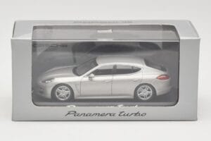Porsche Panamera 970 Turbo Beige Minichamps 1:43 WAP0200519 Diecast — photo 4 of 4