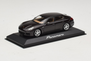 Porsche Panamera 970 Black Metallic Minichamps 1:43 WAP0203900E Diecast — photo 2 of 5
