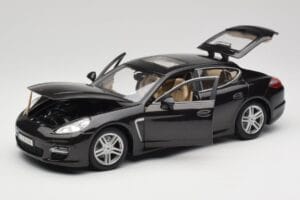 Porsche Panamera Turbo 970 Black Maisto 1:18 36197 Diecast — photo 2 of 8
