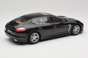 Porsche Panamera Turbo 970 Black Maisto 1:18 36197 Diecast — photo 3 of 8