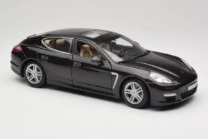Porsche Panamera Turbo 970 Black Maisto 1:18 36197 Diecast — photo 6 of 8
