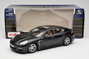 Porsche Panamera Turbo 970 Black Maisto 1:18 36197 Diecast — photo 8 of 8