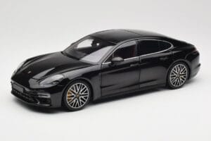 Porsche Panamera 971 Turbo S Black Metallic Minichamps 1:18 113061076 Diecast