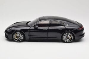 Porsche Panamera 971 Turbo S Blue Metallic Minichamps 1:18 113061075 Diecast — photo 4 of 8