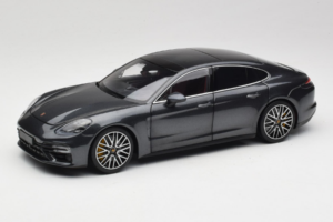 Porsche Panamera 971 Turbo S Grey Metallic Minichamps 1:18 113061073 Diecast