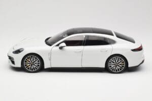 Porsche Panamera 971 Turbo S White Metallic Minichamps 1:18 113061074 Diecast — photo 4 of 8