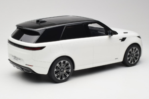 Range Rover Sport L461 P510e Fuji White GT Spirit 1:12 GT553 Resin — photo 2 of 6