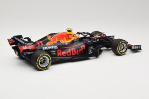Red Bull Racing Honda RB16B #11 S. Perez Mexican GP 2021 Minichamps 1:18 110211911 Diecast — photo 2 of 6