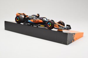 Red Bull Racing RB18 #1 M. Verstappen Winner Austin GP 2022 Minichamps 1:18 113222901 Diecast — photo 4 of 6