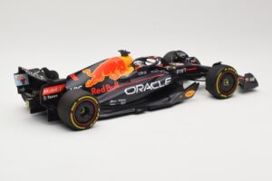 Red Bull Racing RB18 #1 M. Verstappen Winner Miami GP 2022 Minichamps 1:18 110220501 Diecast — photo 2 of 6