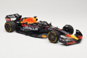 Red Bull Racing RB18 #1 M. Verstappen Winner Miami GP 2022 Minichamps 1:18 110220501 Diecast — photo 4 of 6