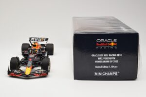 Red Bull Racing RB18 #1 M. Verstappen Winner Miami GP 2022 Minichamps 1:18 110220501 Diecast — photo 6 of 6