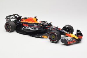 Red Bull Racing RB19 #1 M. Verstappen Winner Spanish GP 2023 Minichamps 1:18 110230801 Diecast — photo 4 of 6