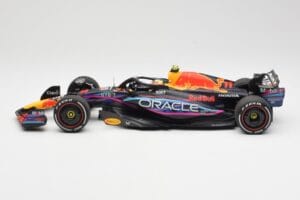 Red Bull Racing RB19 #11 S. Perez 2nd Place Miami GP 2023 Minichamps 1:18 110230511 Diecast — photo 3 of 6