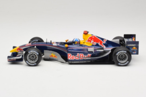 Red Bull RB1 Cosworth #14 D. Coulthard Red Bull Racing Showcar 2005 Minichamps 1:18 100050014 Diecast — photo 3 of 6